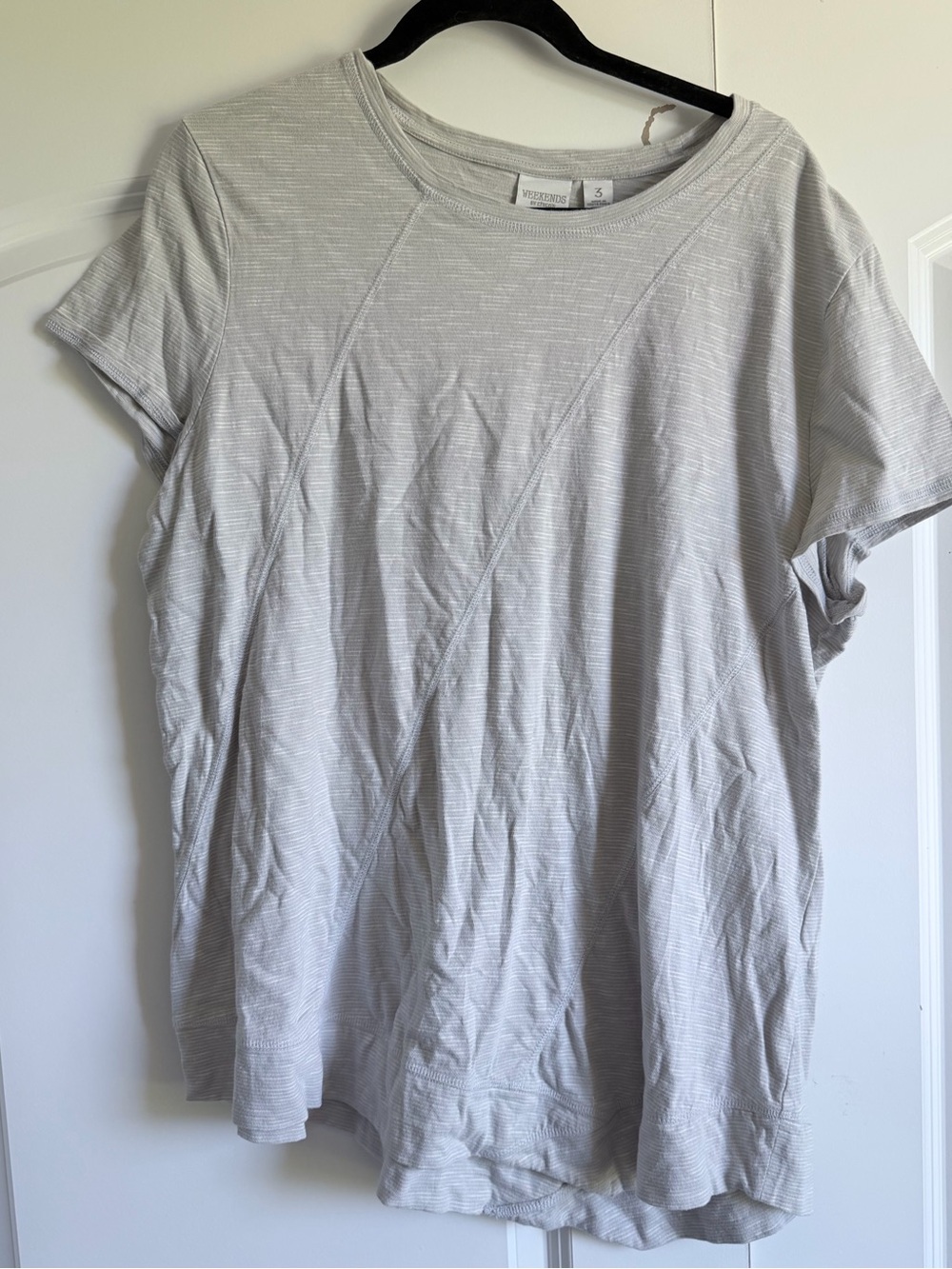 Chico's Weekends Light Gray Ribbed Crew Neck Tee